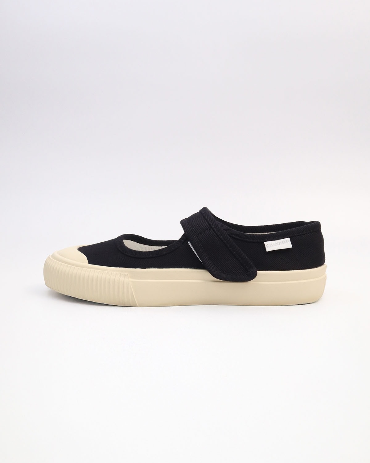LIVELY - BLACK