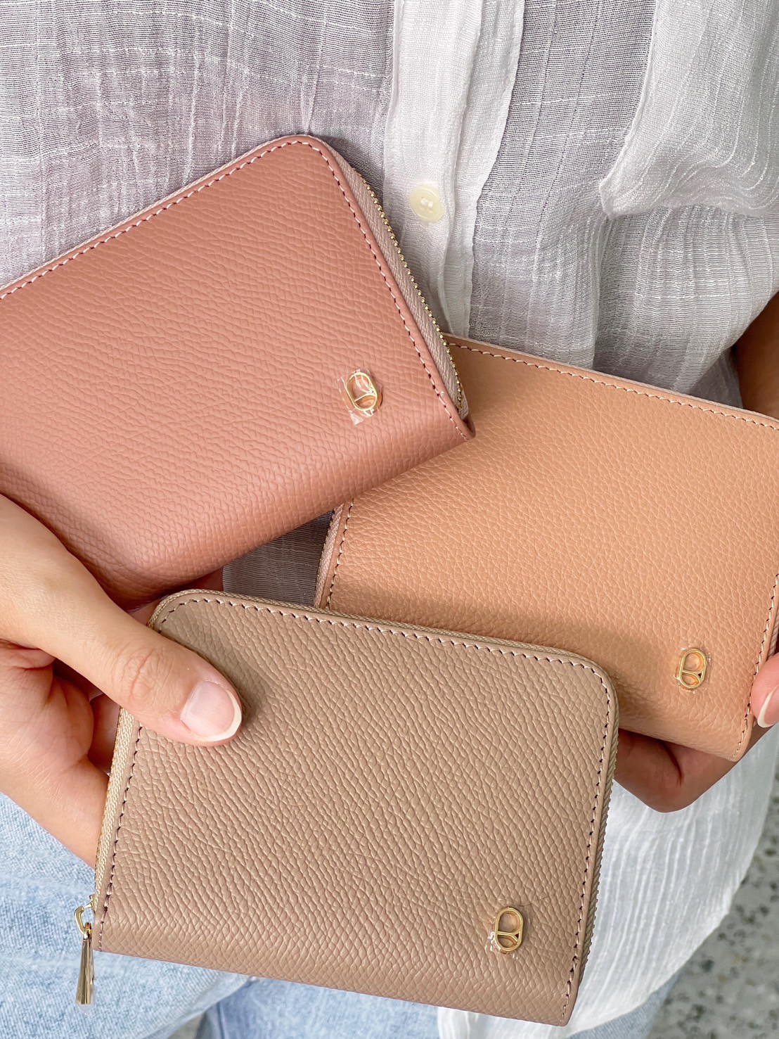 ZIP AROUND WALLET